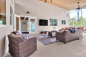 Tropical Oasis With Private Screened Hot Tub 2 Bedroom Home