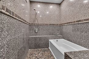 Tropical Oasis With Private Screened Hot Tub 2 Bedroom Home