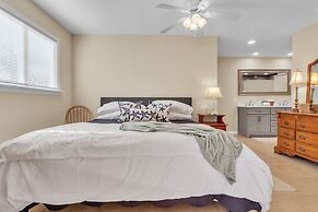 Tropical Oasis With Private Screened Hot Tub 2 Bedroom Home