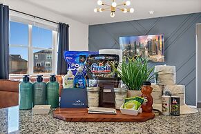 Old Town Escape w/ King Bed, Dog-friendly