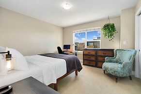 Old Town Escape w/ King Bed, Dog-friendly