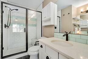 Old Town Escape w/ King Bed, Dog-friendly