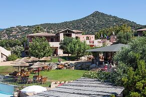 Residence with pool in Campulongu