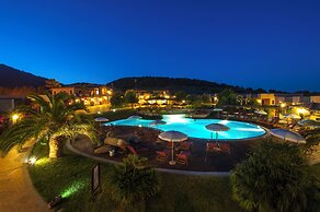 Residence with pool in Campulongu