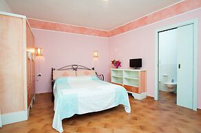 Residence with pool in Campulongu