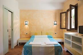 Residence with pool in Campulongu