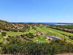 Residence with pool in Campulongu