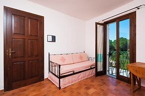 Residence with pool in Campulongu