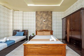 Hoàng Long Hotel By Cozrum