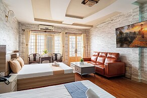 Hoàng Long Hotel By Cozrum