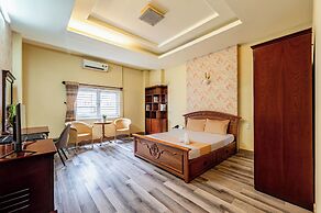 Hoàng Long Hotel By Cozrum