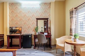 Hoàng Long Hotel By Cozrum