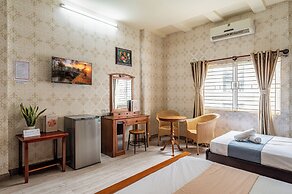 Hoàng Long Hotel By Cozrum