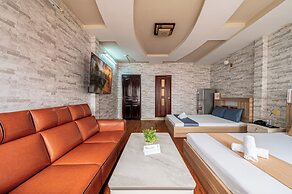 Hoàng Long Hotel By Cozrum