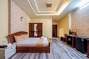 Hoàng Long Hotel By Cozrum