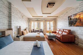 Hoàng Long Hotel By Cozrum