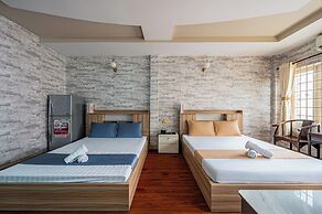 Hoàng Long Hotel By Cozrum