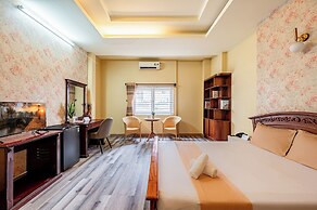 Hoàng Long Hotel By Cozrum