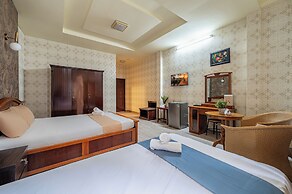 Hoàng Long Hotel By Cozrum