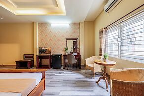 Hoàng Long Hotel By Cozrum