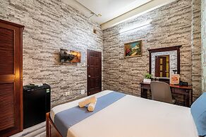 Hoàng Long Hotel By Cozrum