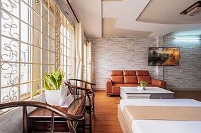 Hoàng Long Hotel By Cozrum