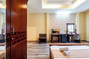 Hoàng Long Hotel By Cozrum