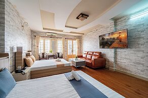 Hoàng Long Hotel By Cozrum