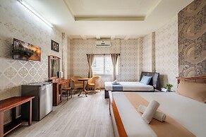 Hoàng Long Hotel By Cozrum