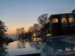 A Majestic and Luxurious Villa Overlooking the Ganges