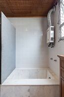 Comfort and Tranquillity in Humait M404