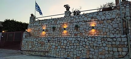 Aoria Traditional House With Stuning Mountain View