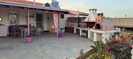 Aoria Traditional House With Stuning Mountain View