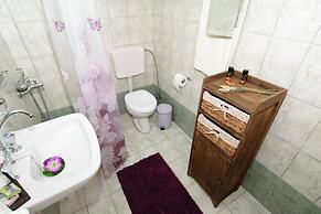 Aoria Traditional House With Stuning Mountain View