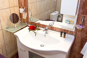 Ortaki Traditional House