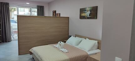 Litinas Beachfront Apartment