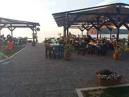 Litinas Beachfront Apartment