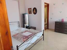 Comfy Beachfront Litinas Casa With Seaview