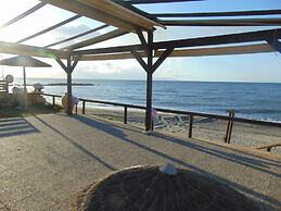 Comfy Beachfront Litinas Casa With Seaview