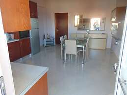 Comfy Beachfront Litinas Casa With Seaview