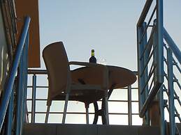 Comfy Beachfront Litinas Casa With Seaview