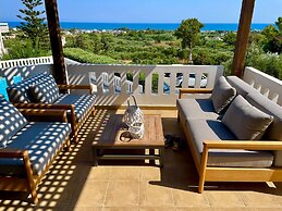 Villa Cook With Pool and Terraces With sea Views