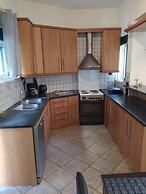 Marousi Comfy Apartment With Balcony