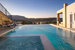 Iconic Villa With Private Pool and sea View