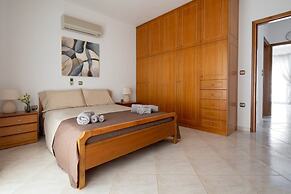 Iconic Villa With Private Pool and sea View