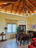 Villa Aitheras With sea Views and Garden