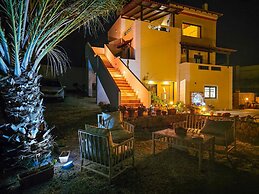 Villa Aitheras With sea Views and Garden