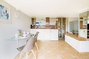 Stavros Lydia Apartment With Veranda