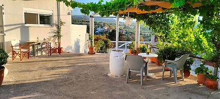 Peaceful Private Cottage Retreat in Countryside