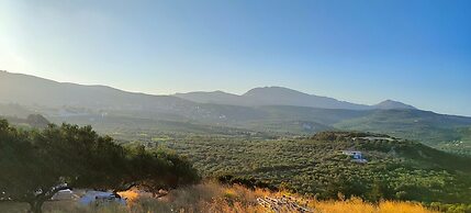Peaceful Private Cottage Retreat in Countryside